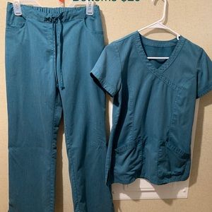 Greys Anatomy scrub set top is small bottoms are xs